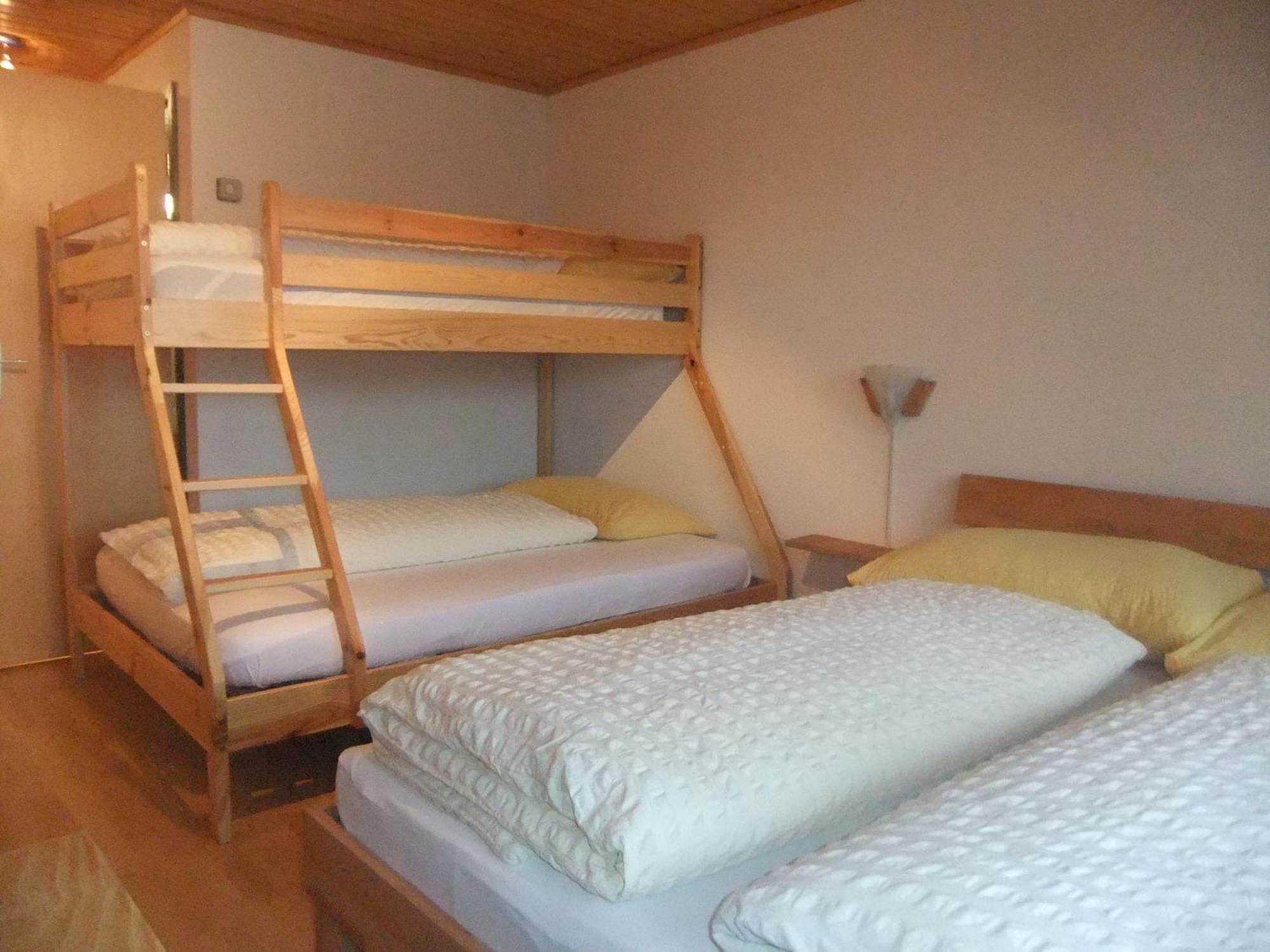Hotel Weisshorn Goms Zimmer foto